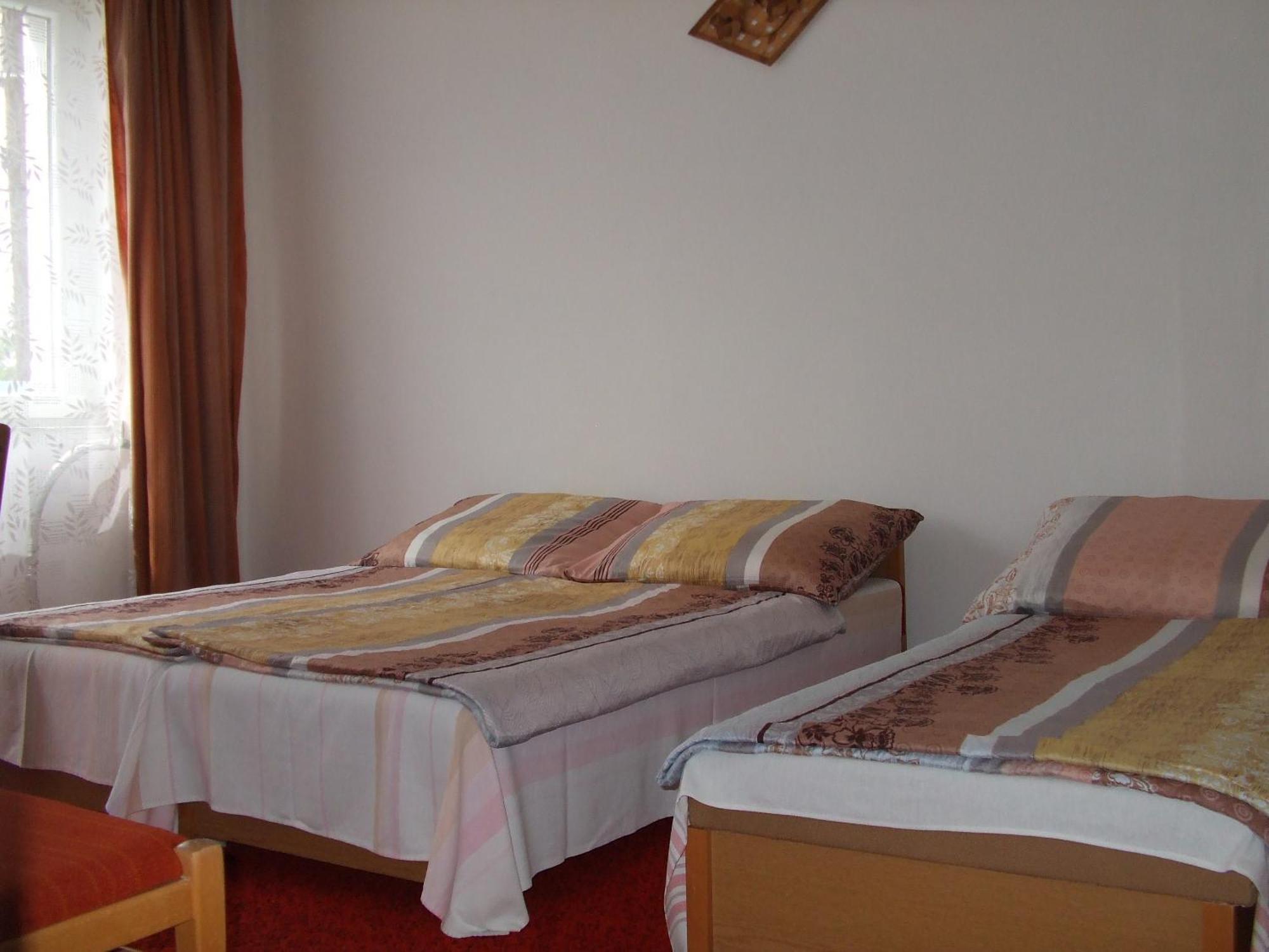 Napfeny Vendeghaz Daire Miskolc Oda fotoğraf