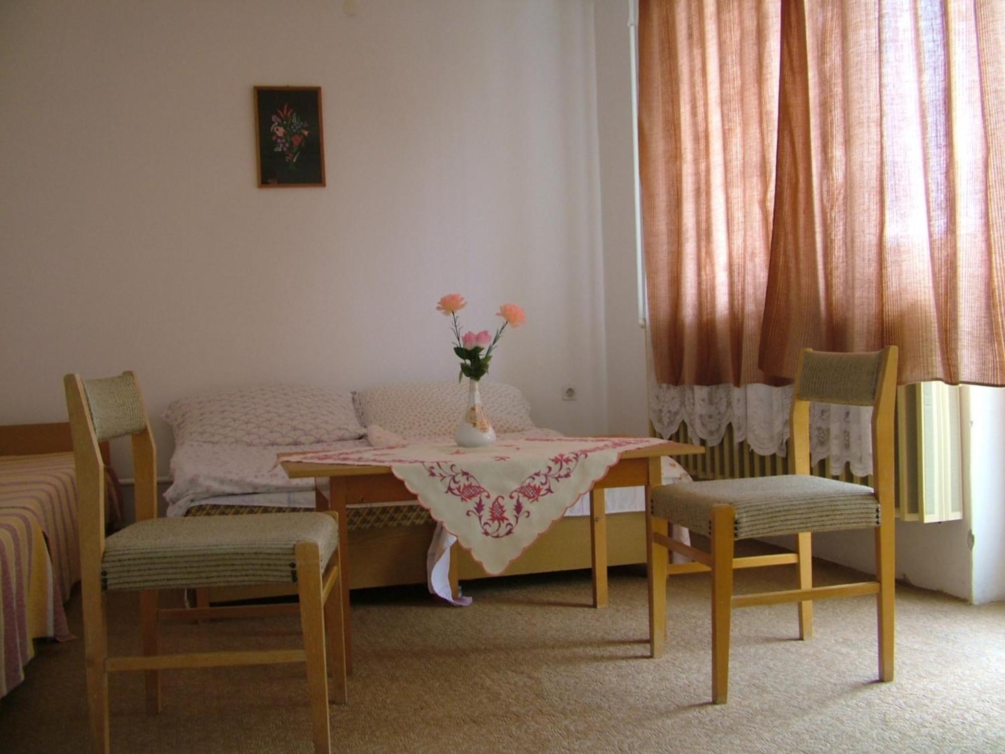 Napfeny Vendeghaz Daire Miskolc Oda fotoğraf
